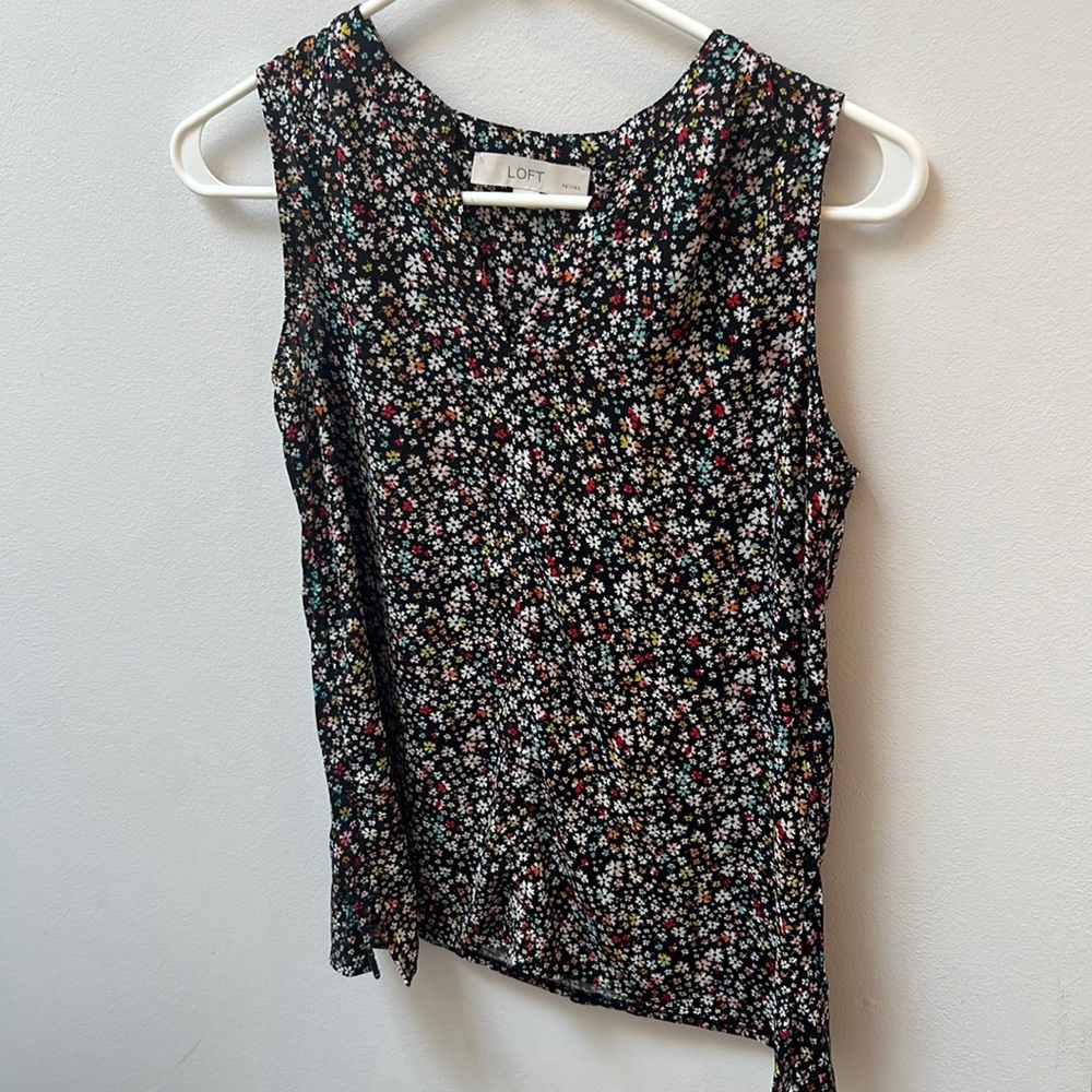 Multicolored floral sleeveless top LOFT - Size XXS Petite
